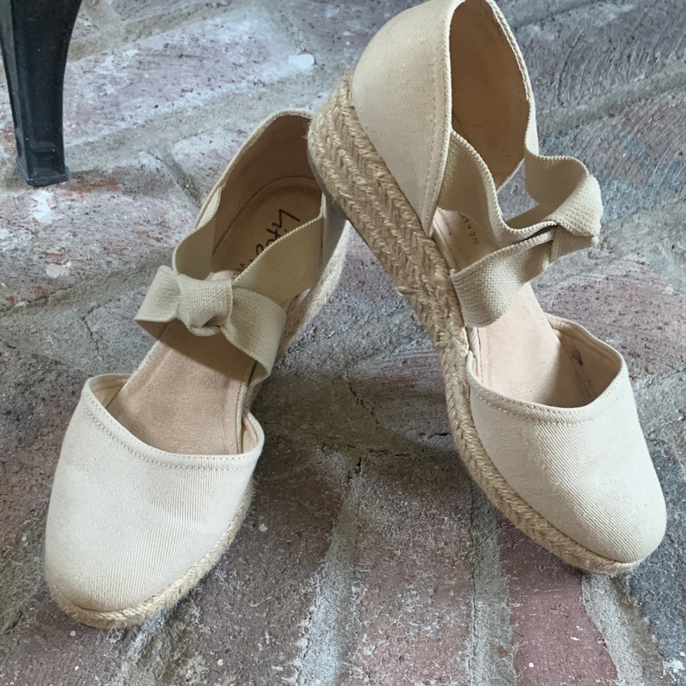 Life Stride Cream Espadrille Flats with Bow